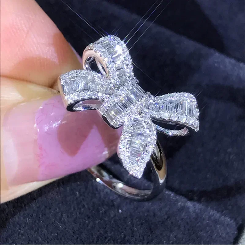 2026 Büyük Ilmek Zarif Kübik Z - Luxury Lifestyle Jewelry incelemesi ve fiyatı